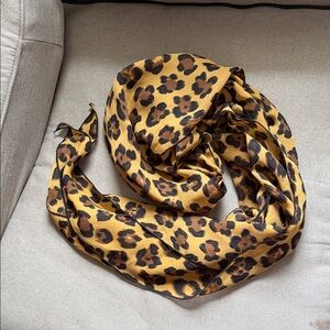 Elegant Leopard Print Scarf - Brown and Tan